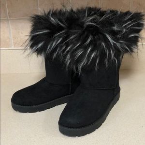 Brand new trimmed faux fur black boots. Sz 7.5